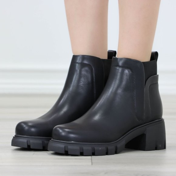 Black Ankle Boots Chunky Lug Block Heel  Synthetic Leather Round Toe - Picture 12 of 13